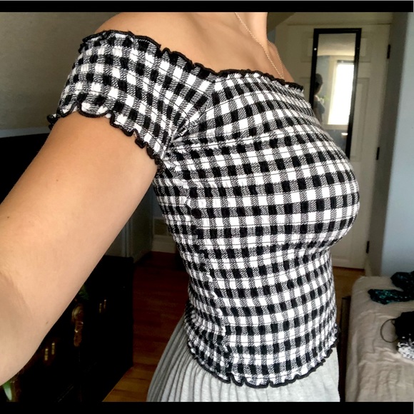 Hollister Off The Shoulder Top - Picture 2 of 6